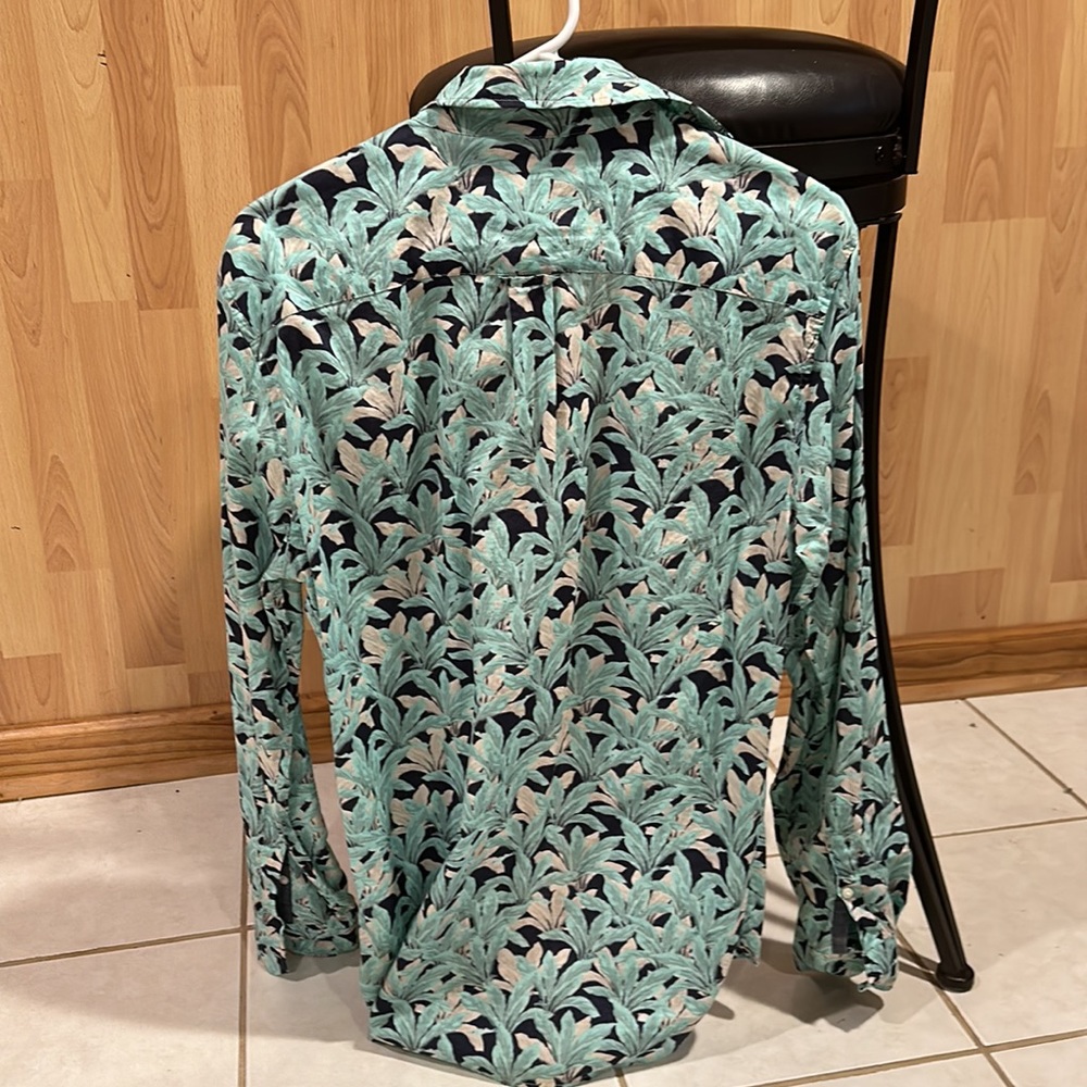 Button down shirt - Picture 2 of 3
